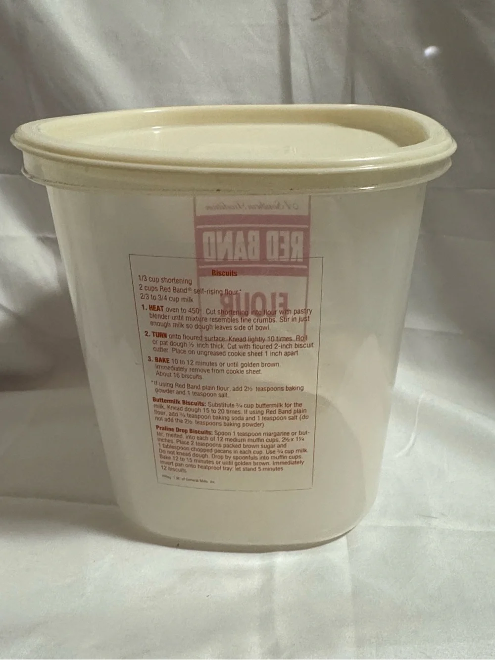 Vintage Rubbermaid 21 cup Red Band flour advertising canister kitchen storage